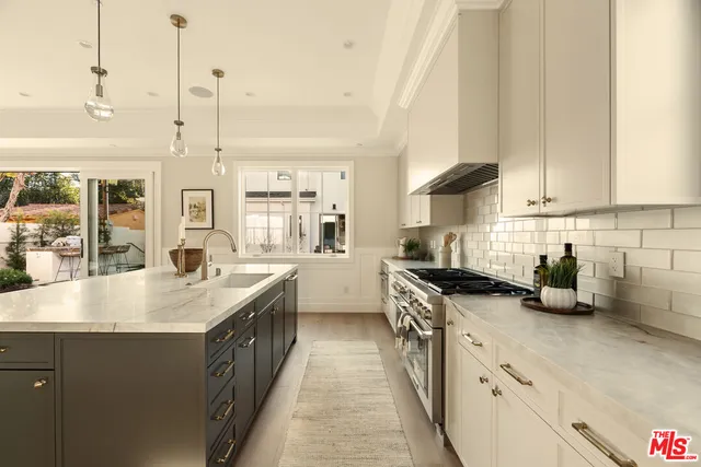 $4,995,000 | 2432 22nd Street, Santa Monica, CA 90405