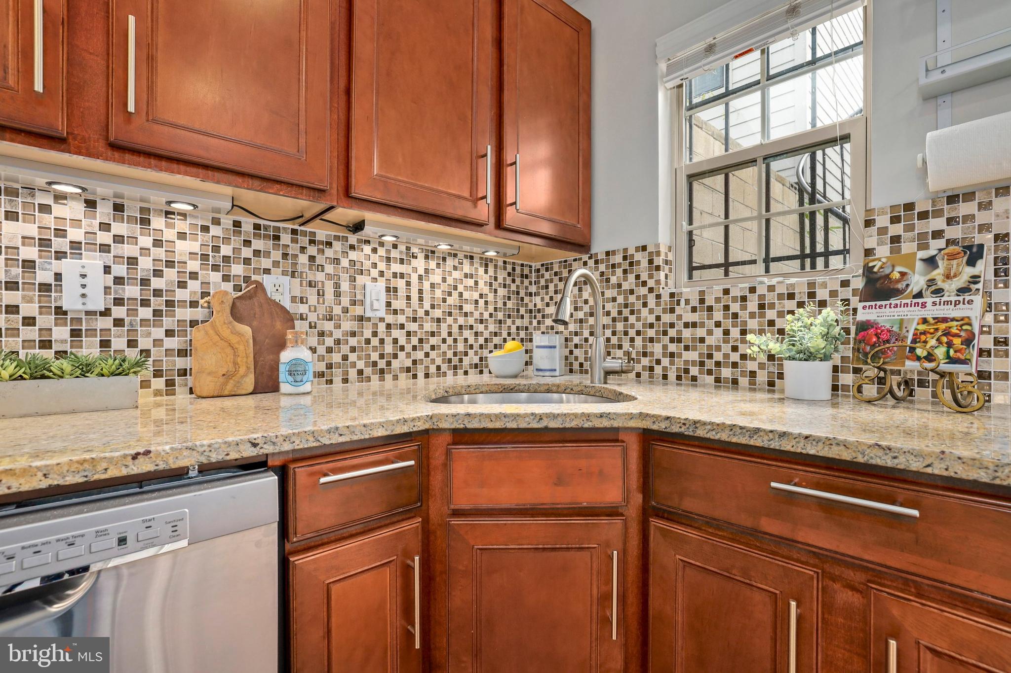 732 Columbia Road Northwest, Unit 1 Washington, DC 20001 - Photo 15 of 33 Gallery Image 15