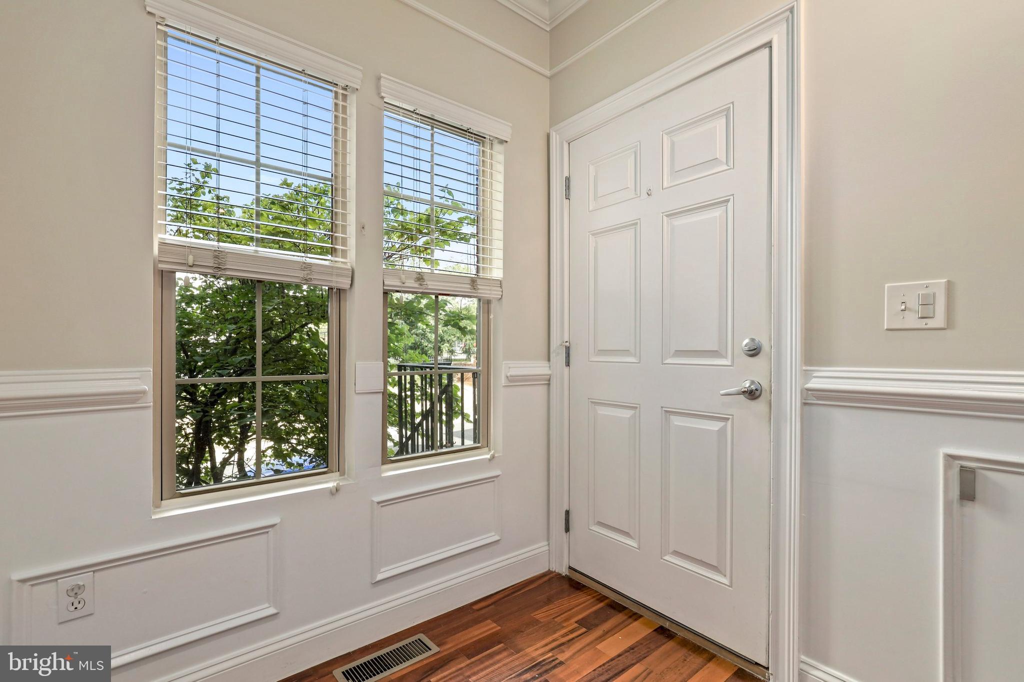 732 Columbia Road Northwest, Unit 1 Washington, DC 20001 - Photo 3 of 33 Gallery Image 3