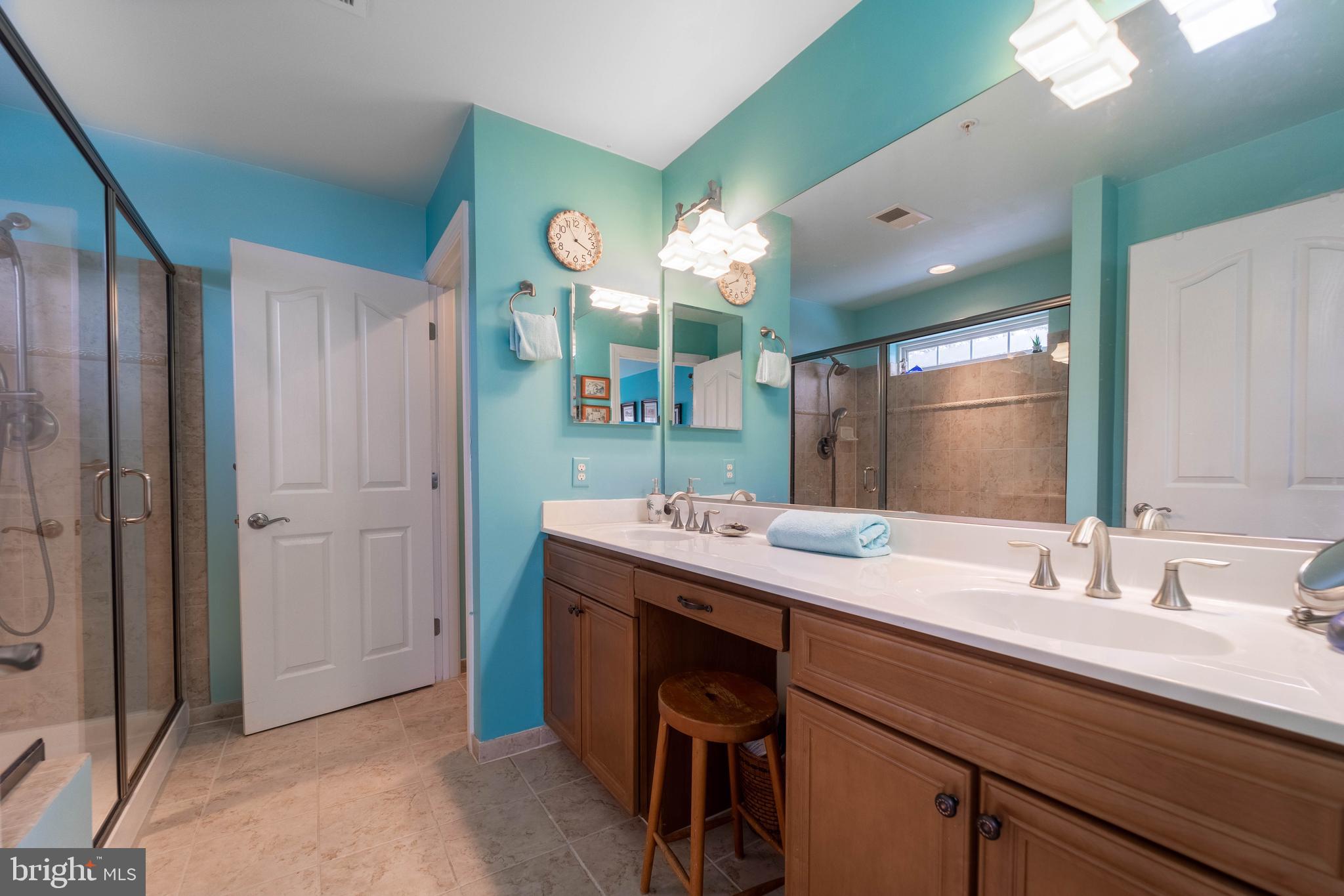 2611 Rockhampton Road Ellicott City, MD 21042 - Photo 28 of 61 Upper-level primary bath