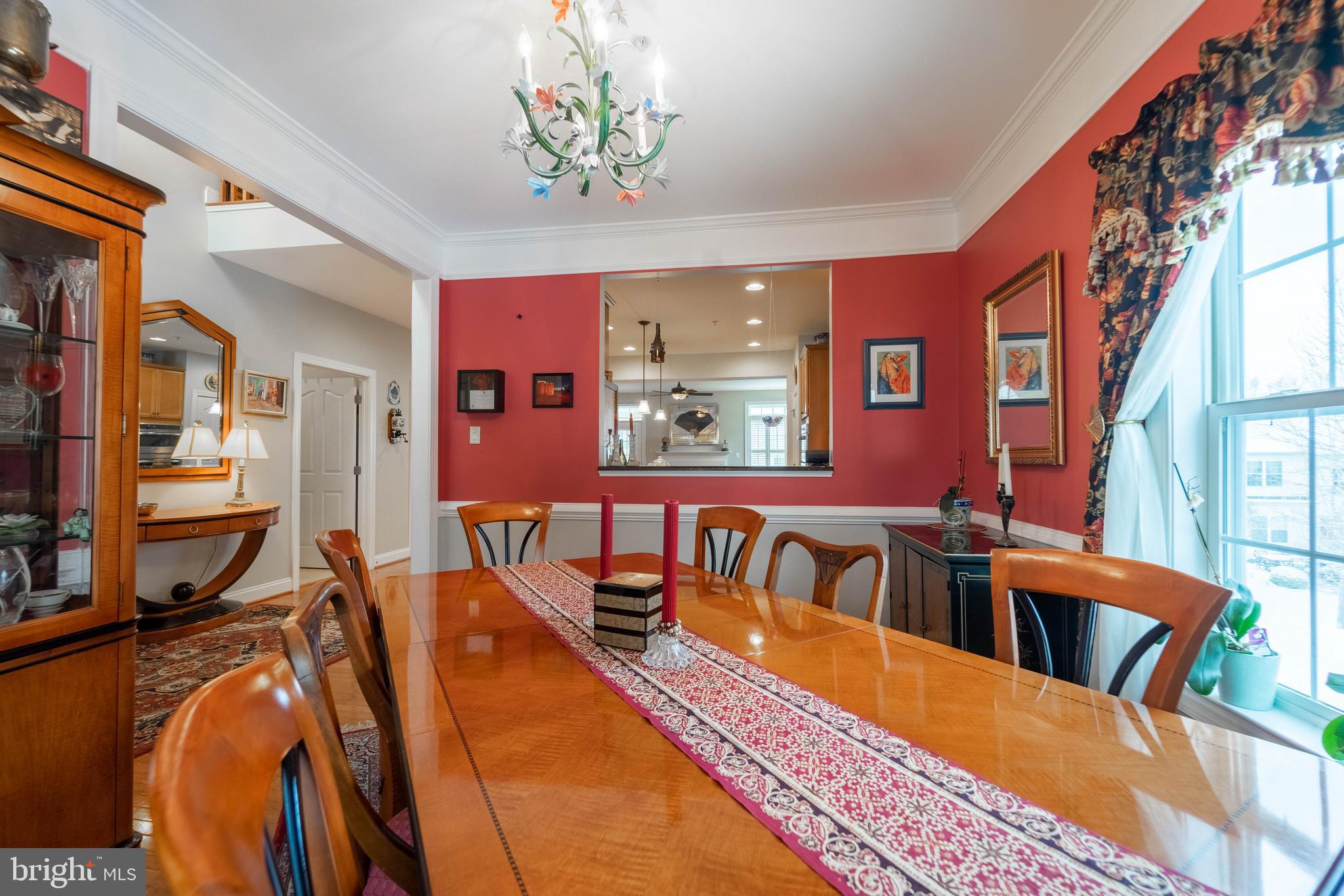 Formal Dining-room w/ crown and chair moldings