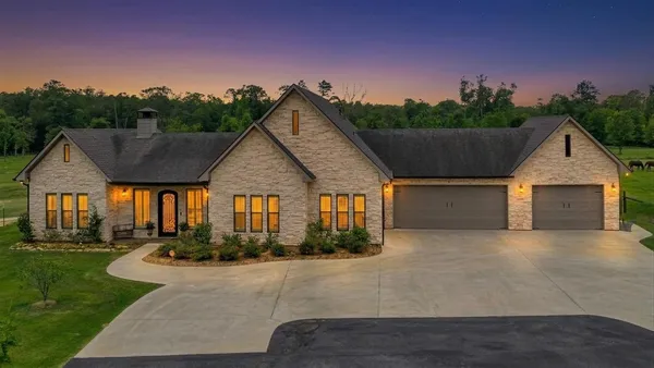 $989,000 | 104 Wheeler Road, Lufkin, TX 75901