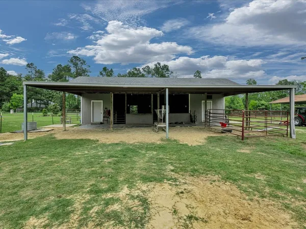 $989,000 | 104 Wheeler Road, Lufkin, TX 75901