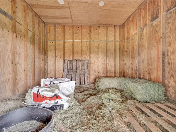 $989,000 | 104 Wheeler Road, Lufkin, TX 75901