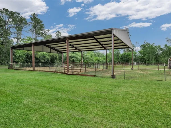 $989,000 | 104 Wheeler Road, Lufkin, TX 75901
