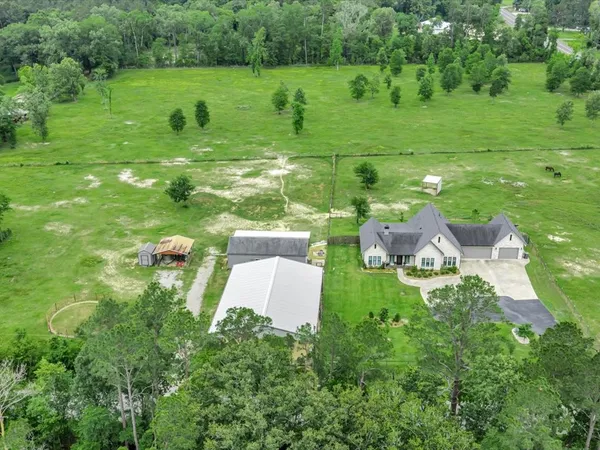 $989,000 | 104 Wheeler Road, Lufkin, TX 75901