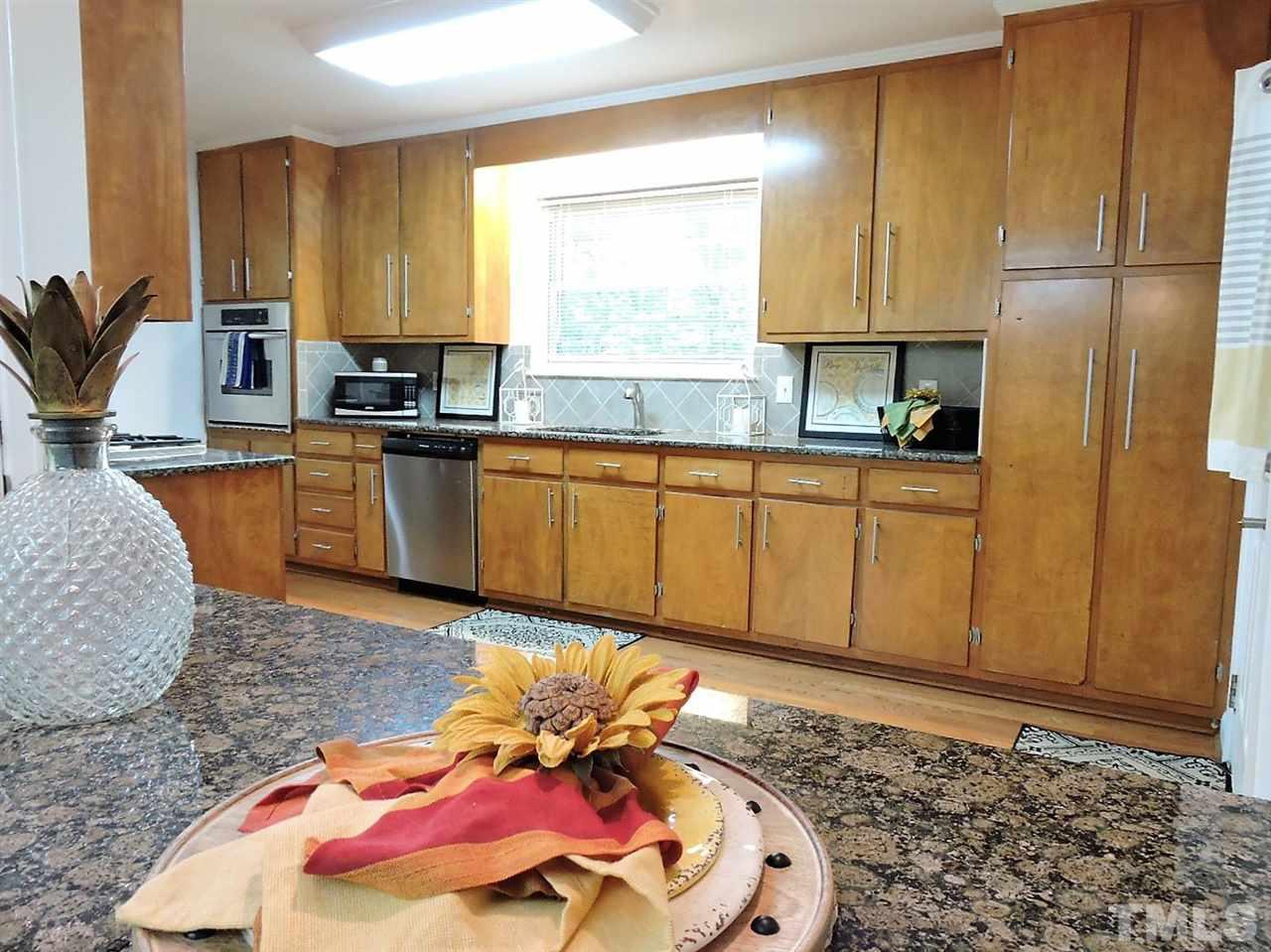 3106 Buckingham Road Durham, NC 27707 - Photo 3 of 27