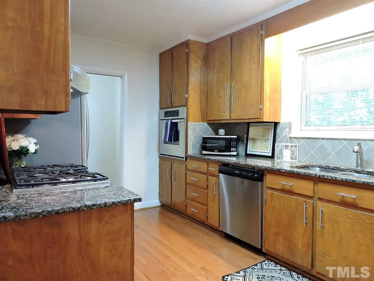 3106 Buckingham Road Durham, NC 27707 - Photo 4 of 27