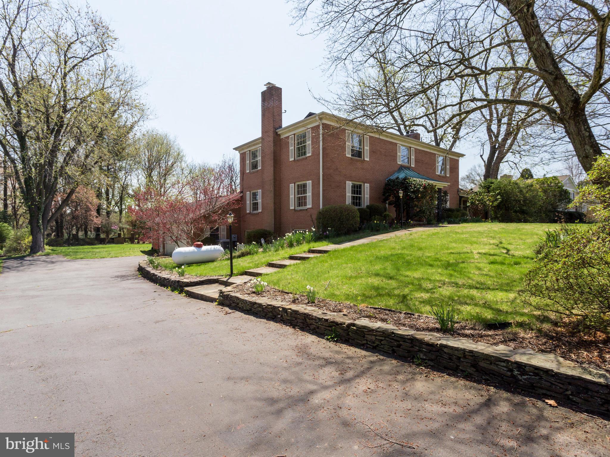 6907 Lupine Lane McLean, VA 22101 - Photo 2 of 30 Exterior (Front)