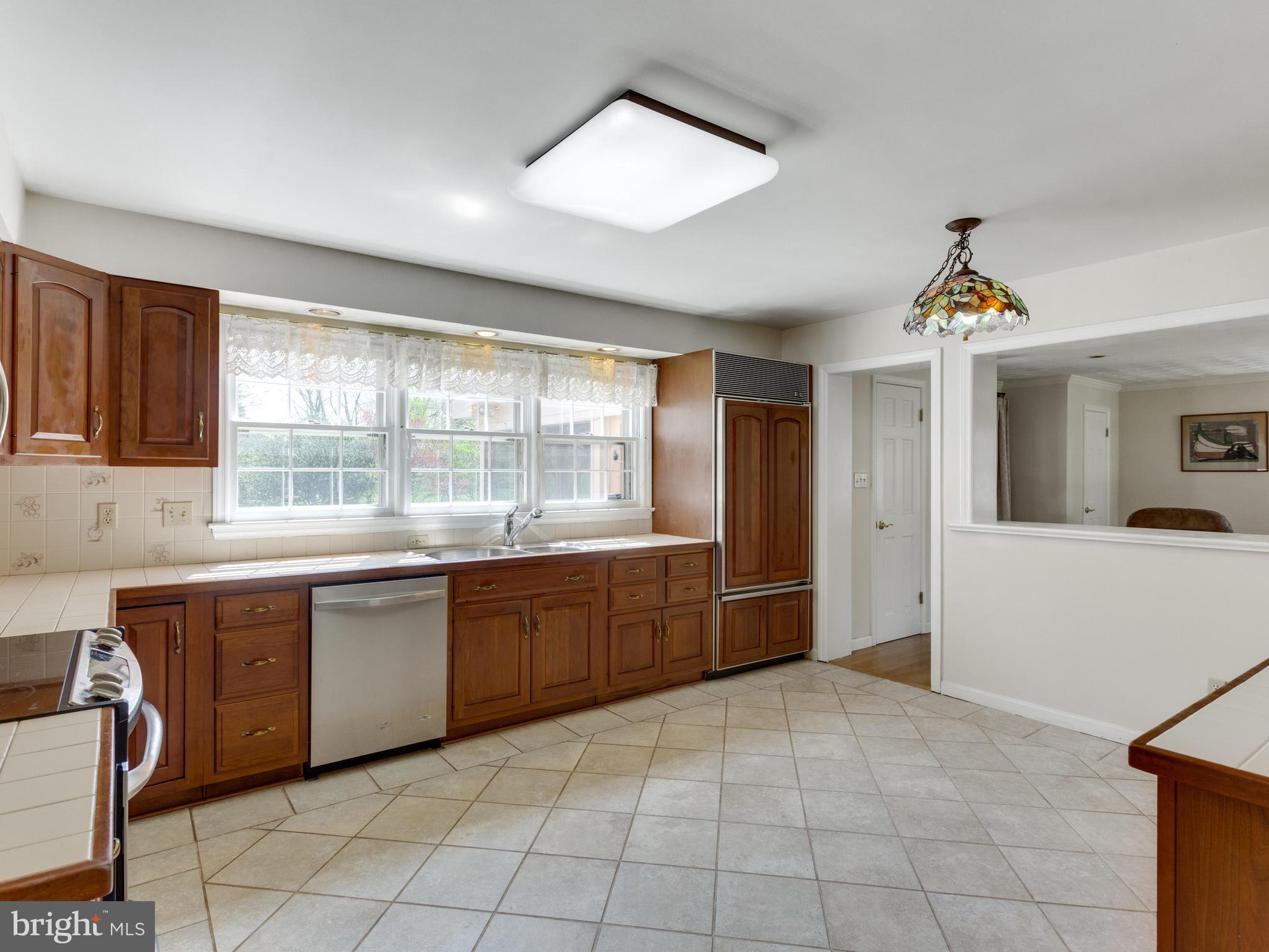 6907 Lupine Lane McLean, VA 22101 - Photo 11 of 30 Kitchen