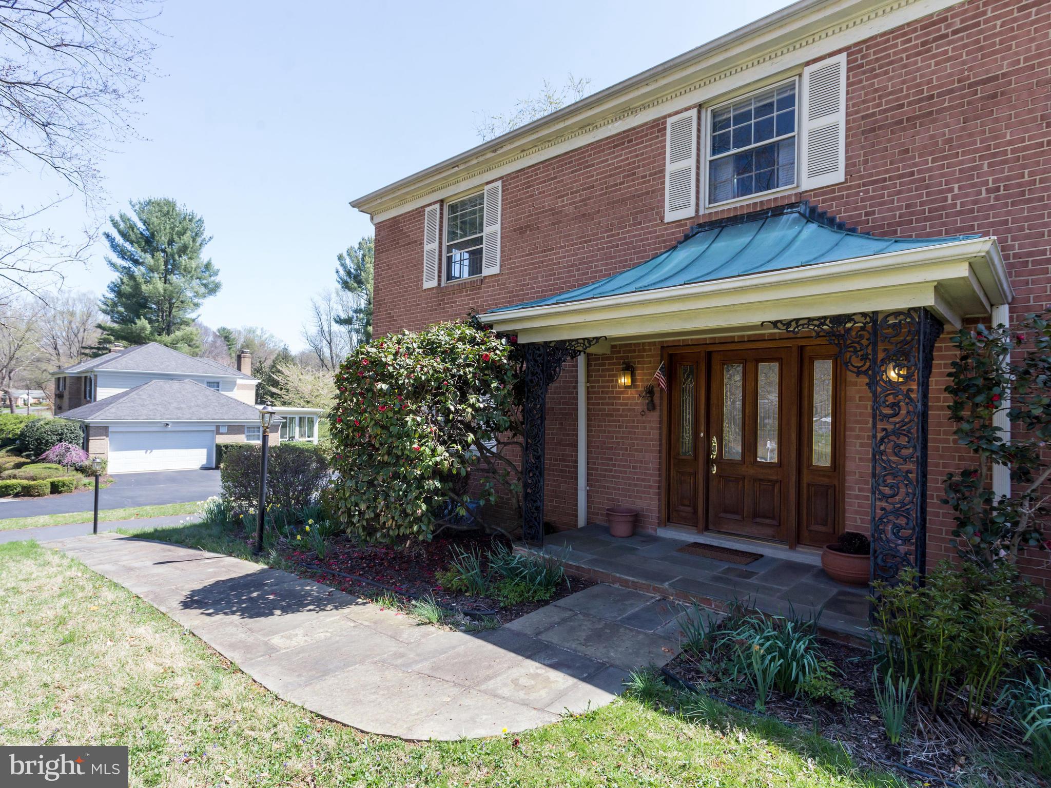 6907 Lupine Lane McLean, VA 22101 - Photo 3 of 30 Exterior (Front)