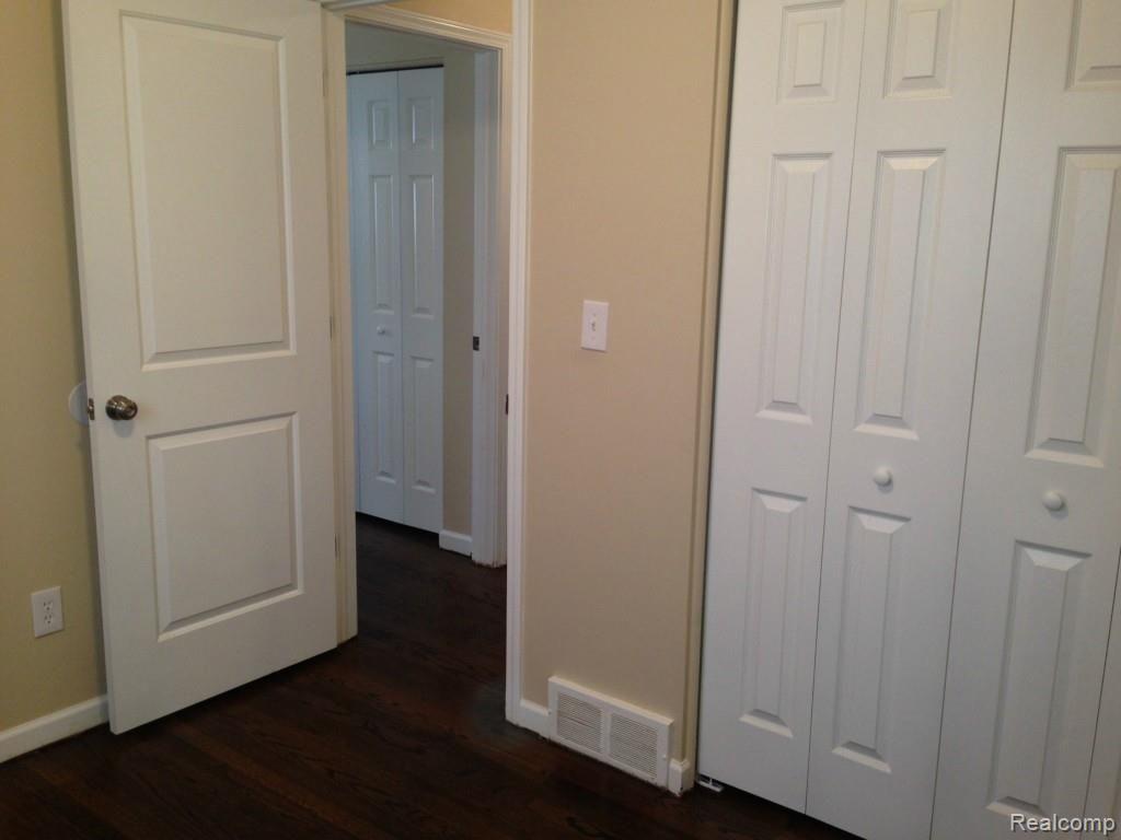 6039 Beech Daly Road Taylor, MI 48180 - Photo 9 of 20 IMG_2937.jpg