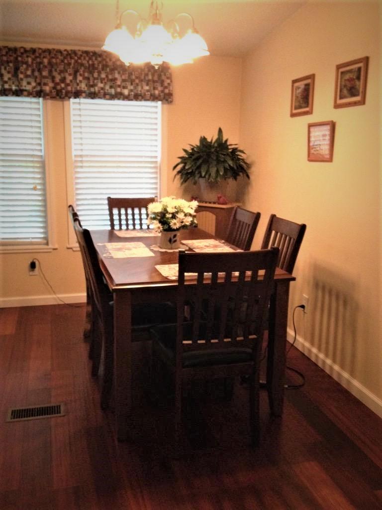 721 Red Road Sparta, TN 38583 - Photo 3 of 28 Dining room