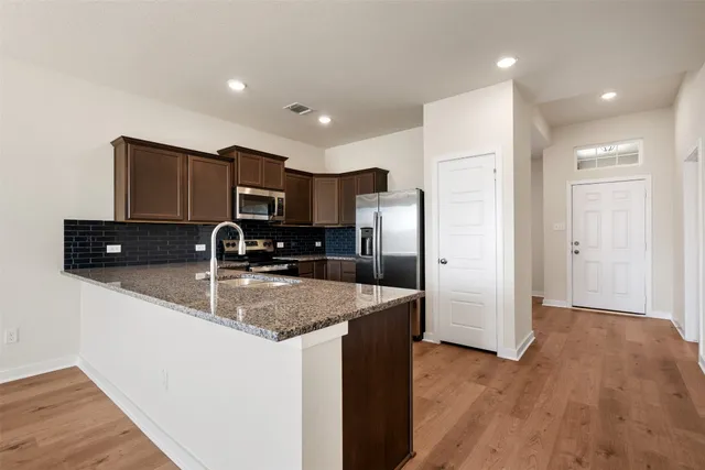 $2,000 | 109 Watch Hill, Jarrell, TX 76537