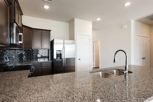 $2,000 | 109 Watch Hill, Jarrell, TX 76537