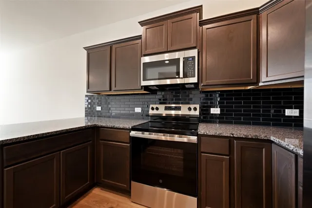 $2,000 | 109 Watch Hill, Jarrell, TX 76537