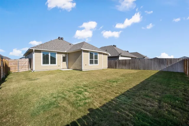 $2,000 | 109 Watch Hill, Jarrell, TX 76537