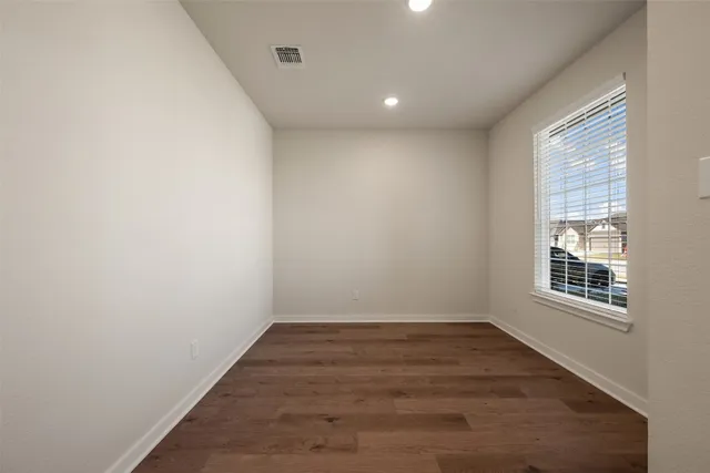 $2,000 | 109 Watch Hill, Jarrell, TX 76537