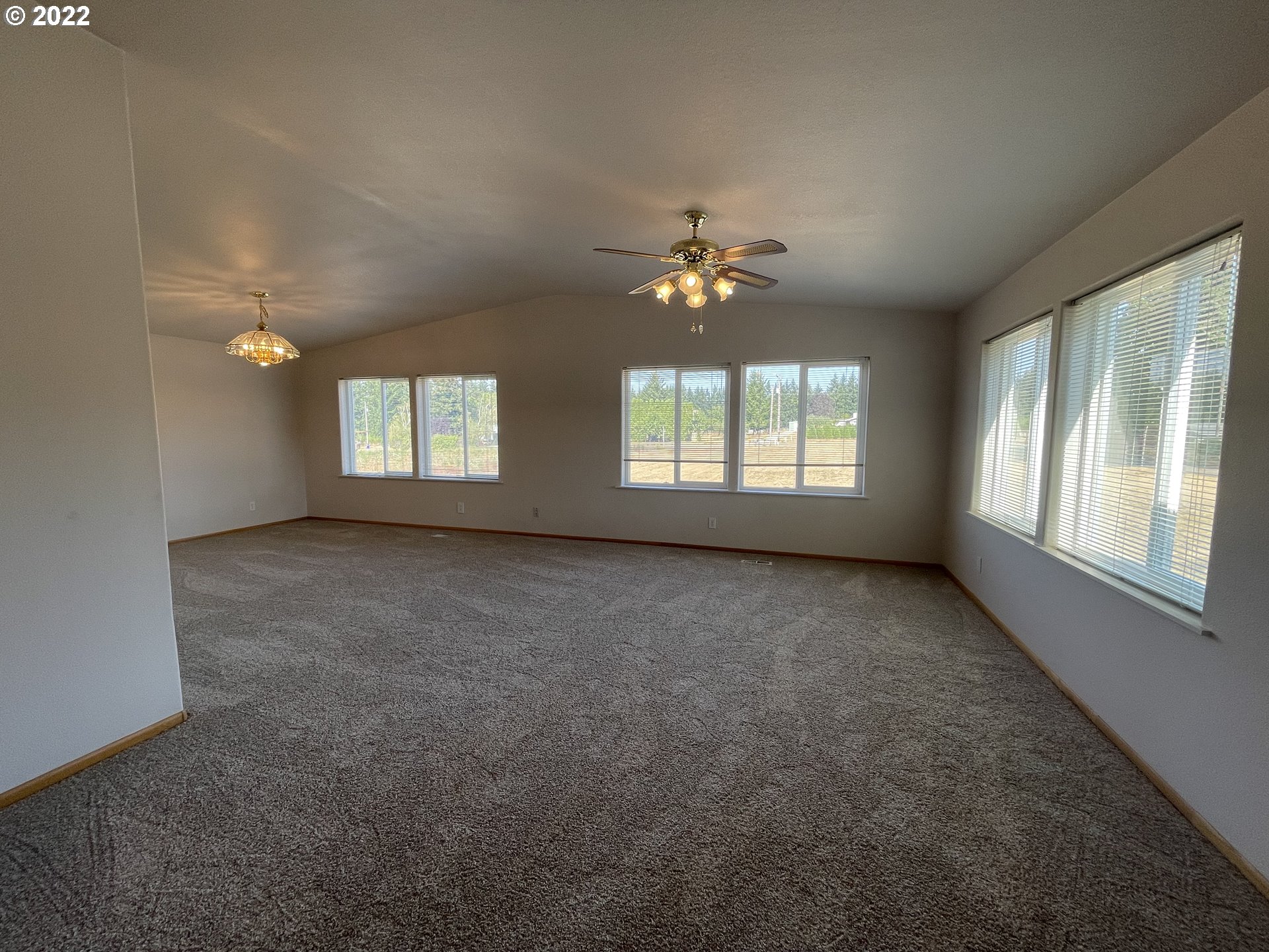 19538 South Unger Road Mulino, OR 97042 - Photo 12 of 31 Gallery Image 12