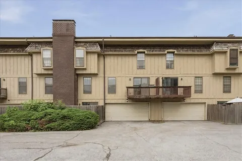 $240,000 | 10236 CedarBrooke Lane, Kansas City, MO 64131