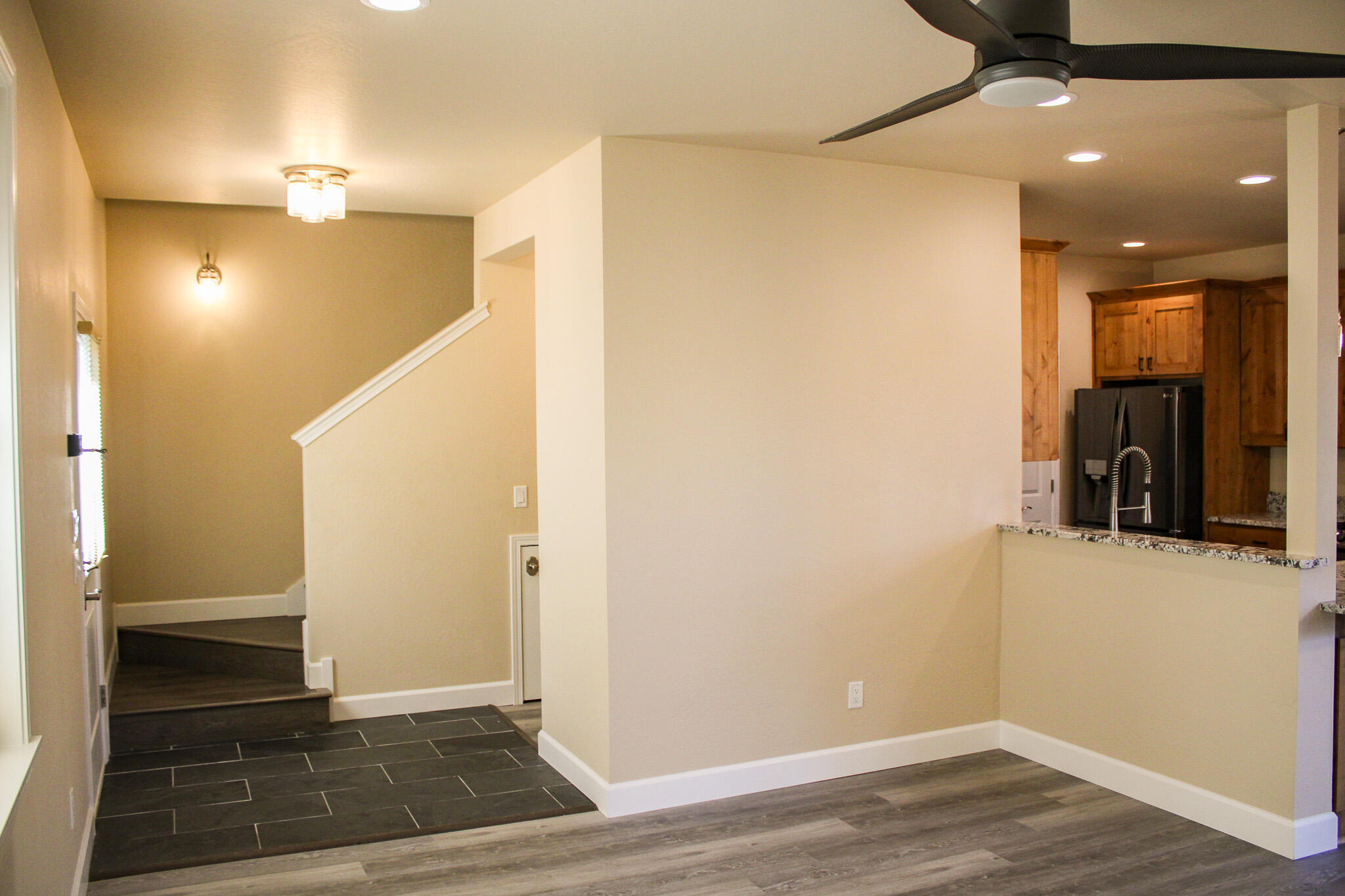237 Willow Way Talent, OR 97540 - Photo 6 of 28 Kirt Real Estate 2025-61
