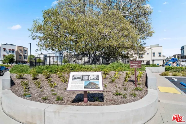 $7,500 | 720 Grace Avenue, Inglewood, CA 90301