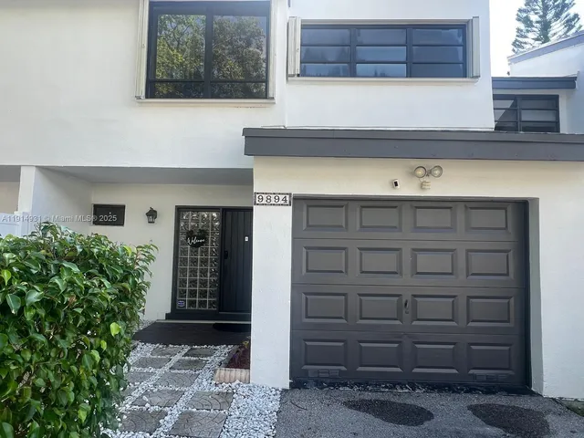 a view of a entryway of a house
