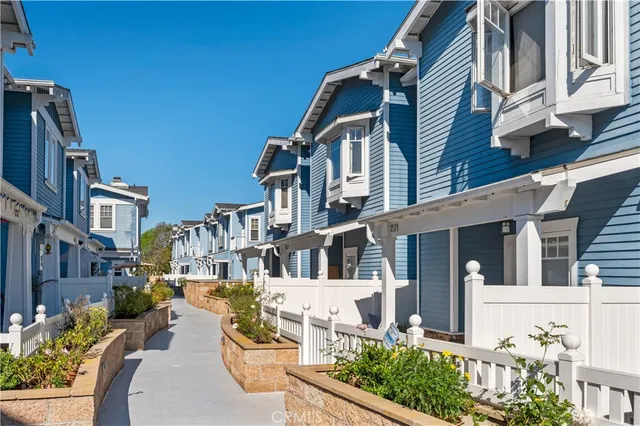 $1,499,000 | 311 Aviation Place, Manhattan Beach, CA 90266