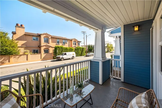 $1,499,000 | 311 Aviation Place, Manhattan Beach, CA 90266