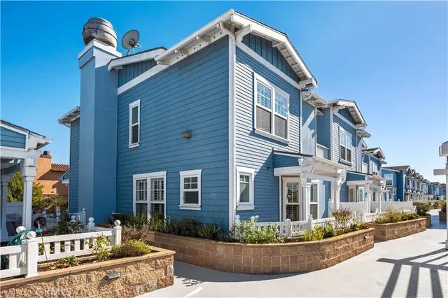 $1,499,000 | 311 Aviation Place, Manhattan Beach, CA 90266