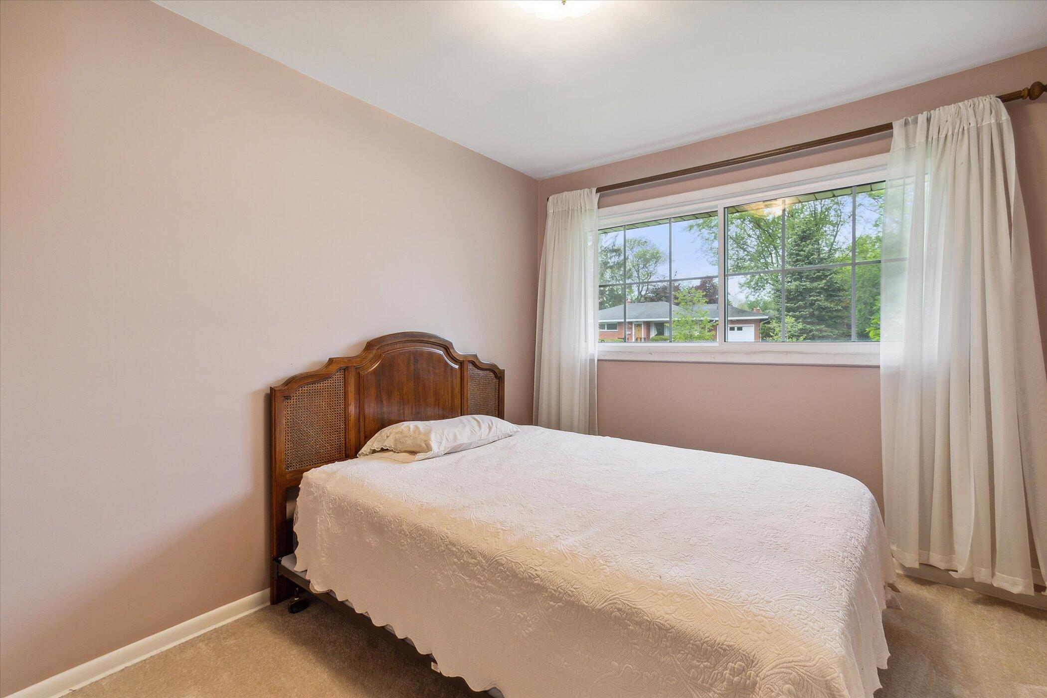 1815 Dunmore Road Ann Arbor, MI 48103 - Photo 18 of 40 18-1815-Dunmore-Rd-Ann-Arbor-MI-48103-Wi