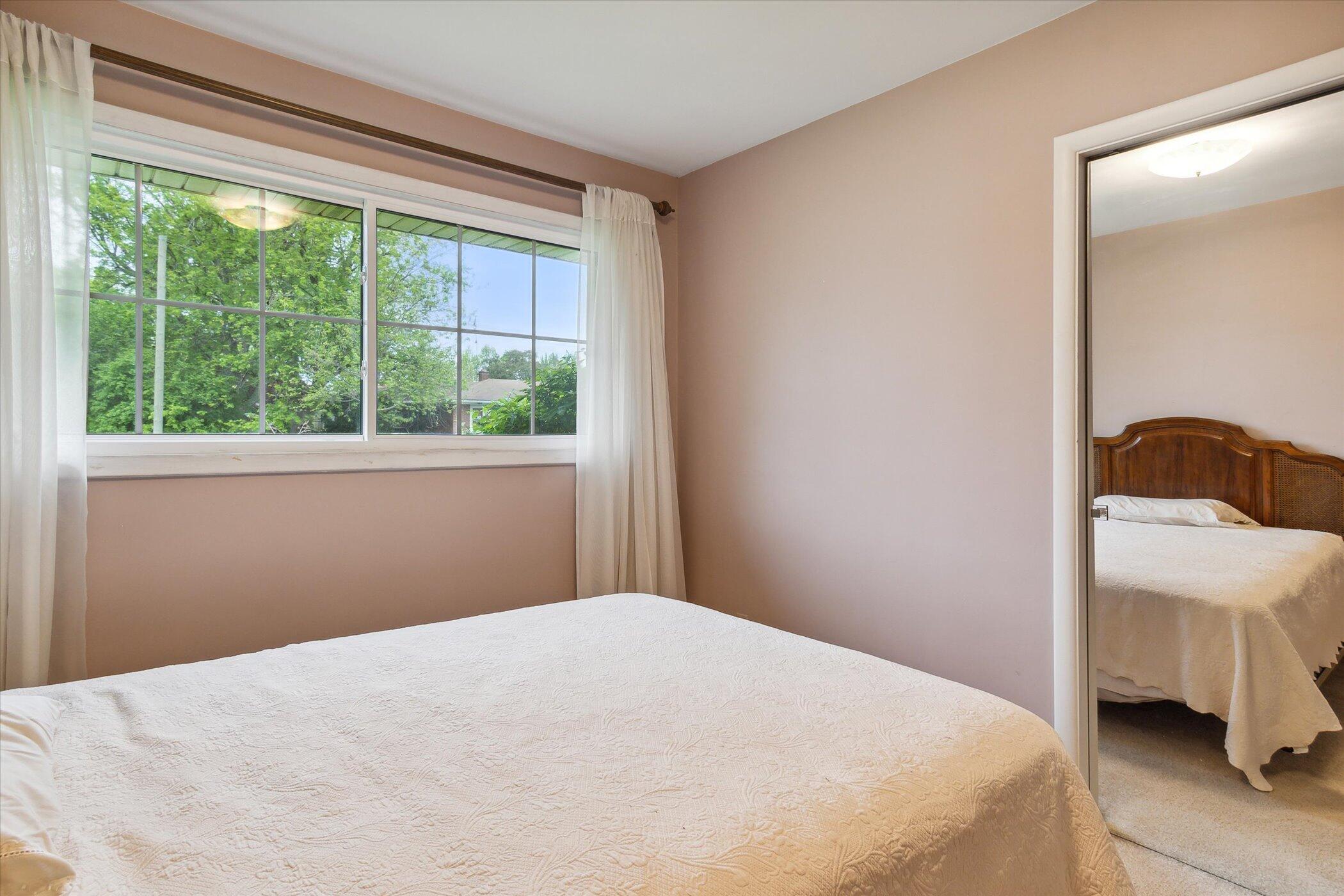 1815 Dunmore Road Ann Arbor, MI 48103 - Photo 19 of 40 19-1815-Dunmore-Rd-Ann-Arbor-MI-48103-Wi