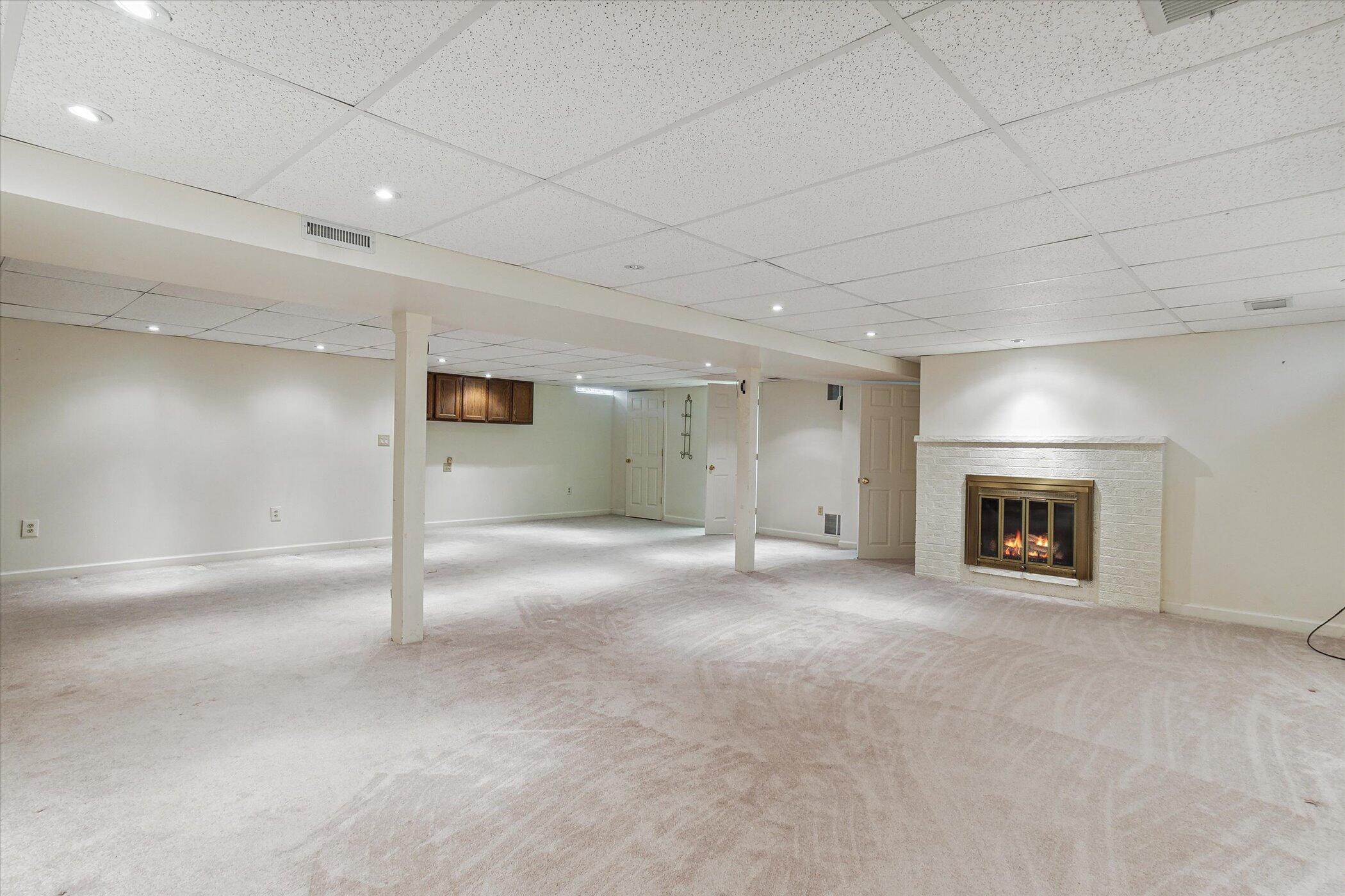 1815 Dunmore Road Ann Arbor, MI 48103 - Photo 26 of 40 30-1815-Dunmore-Rd-Ann-Arbor-MI-48103-Wi