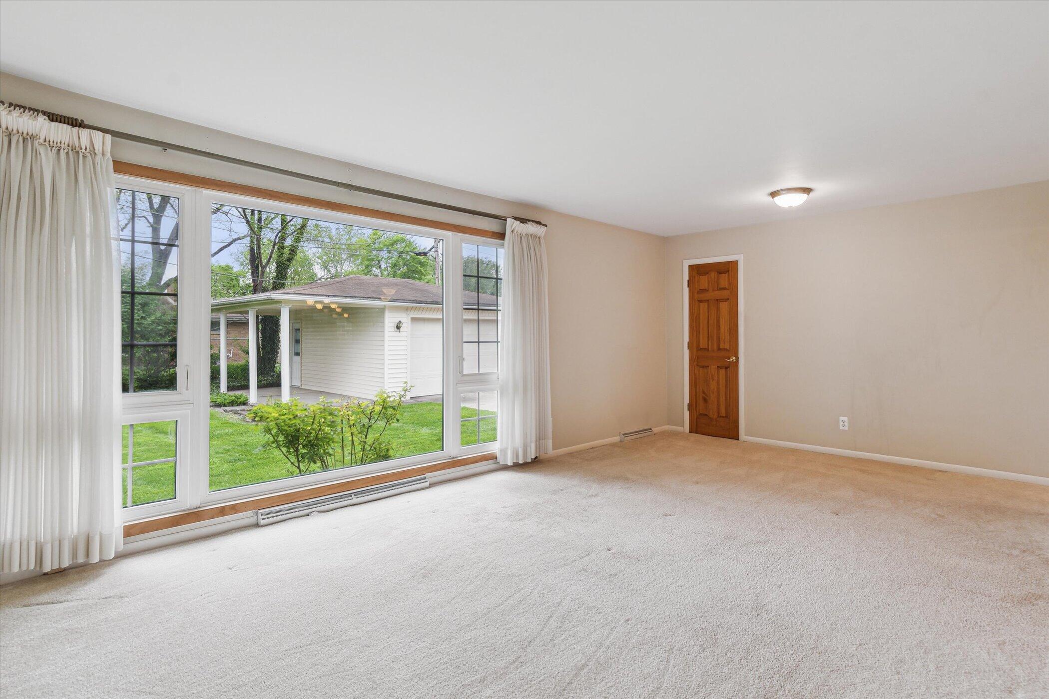 1815 Dunmore Road Ann Arbor, MI 48103 - Photo 6 of 40 11-1815-Dunmore-Rd-Ann-Arbor-MI-48103-Wi
