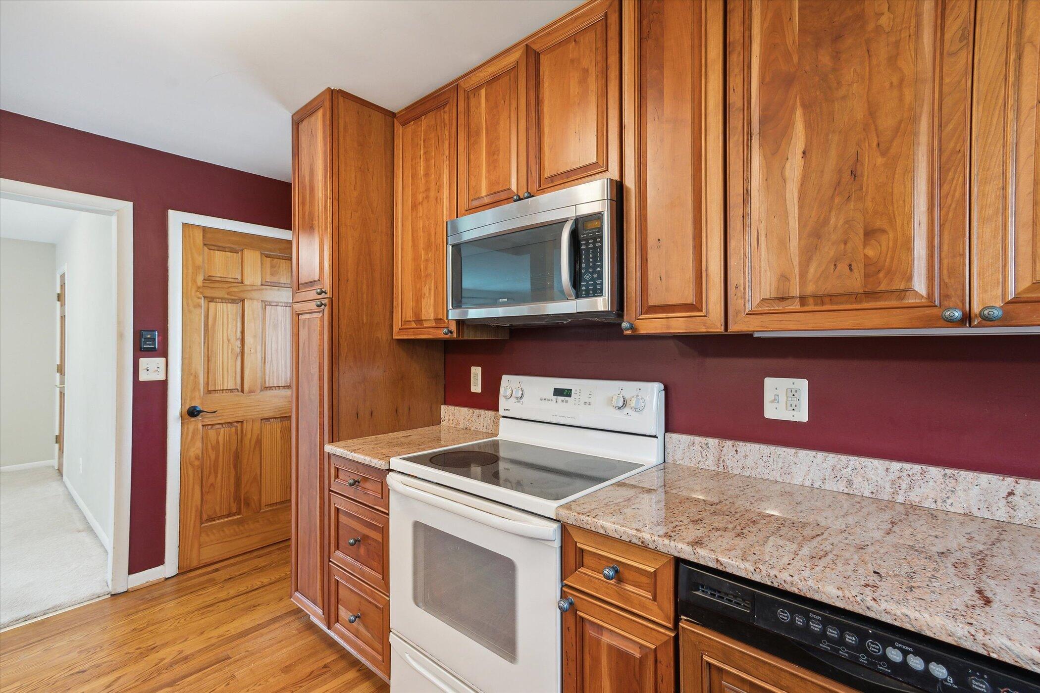 1815 Dunmore Road Ann Arbor, MI 48103 - Photo 8 of 40 15-1815-Dunmore-Rd-Ann-Arbor-MI-48103-Wi