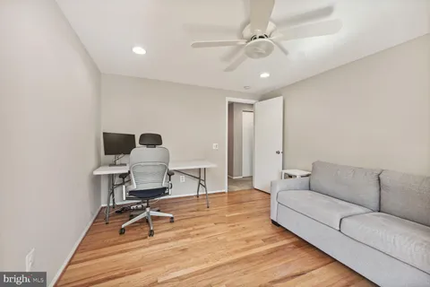$4,600 | 12904 North Commons Way, Potomac, MD 20854