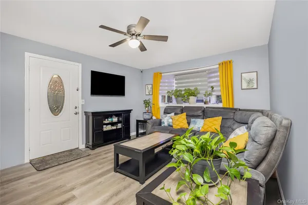 $799,000 | 204 Bayside Avenue, Oceanside, NY 11572