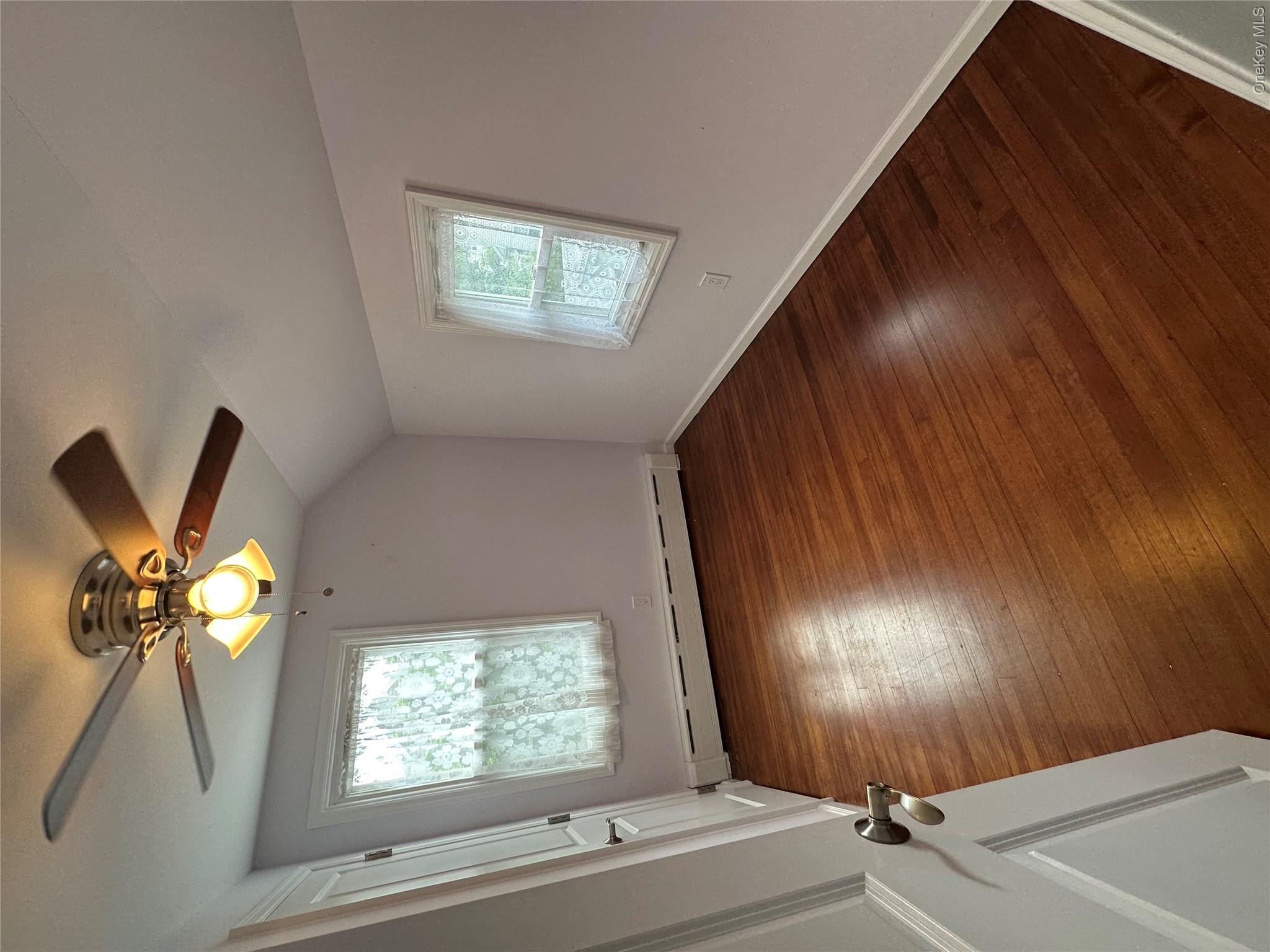 5 Ashwood Road Port Washington, NY 11050 - Photo 11 of 20