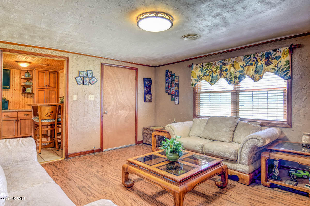 132 Bryan Road Richlands, NC 28574 - Photo 11 of 30 132 S Bryan-11