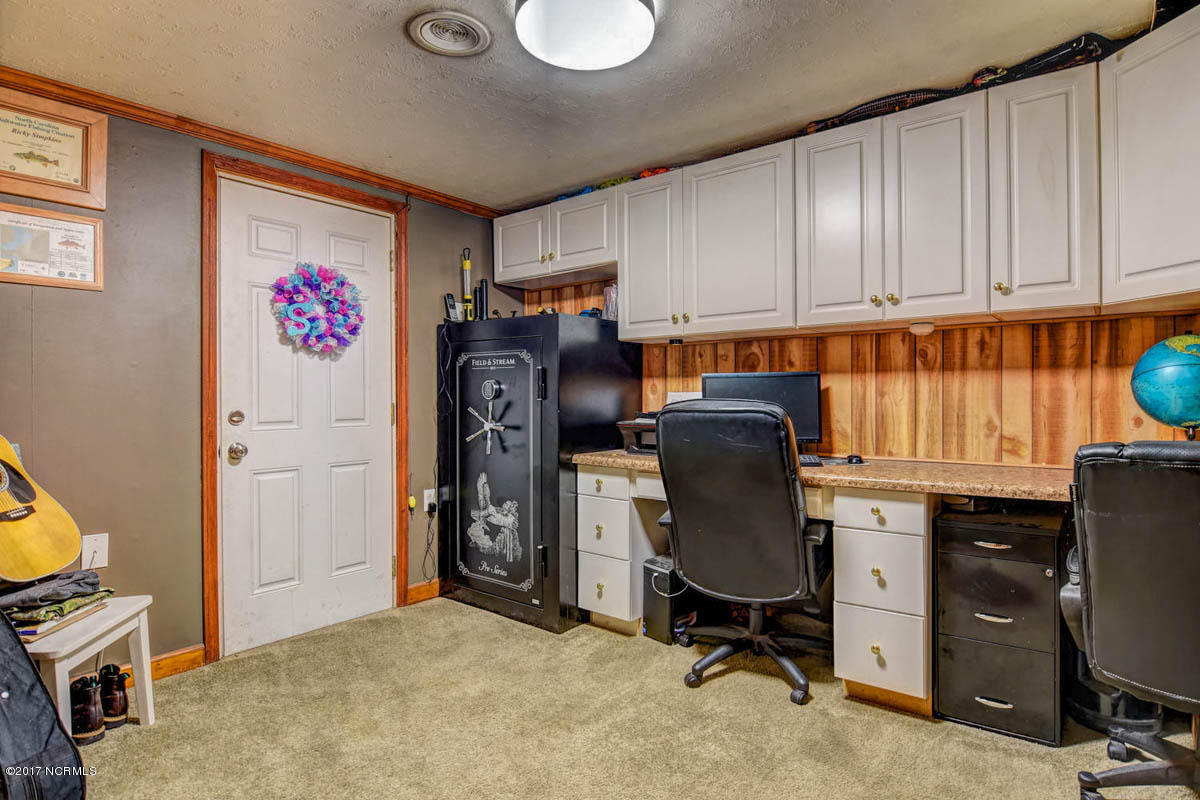 132 Bryan Road Richlands, NC 28574 - Photo 12 of 30 132 S Bryan-12