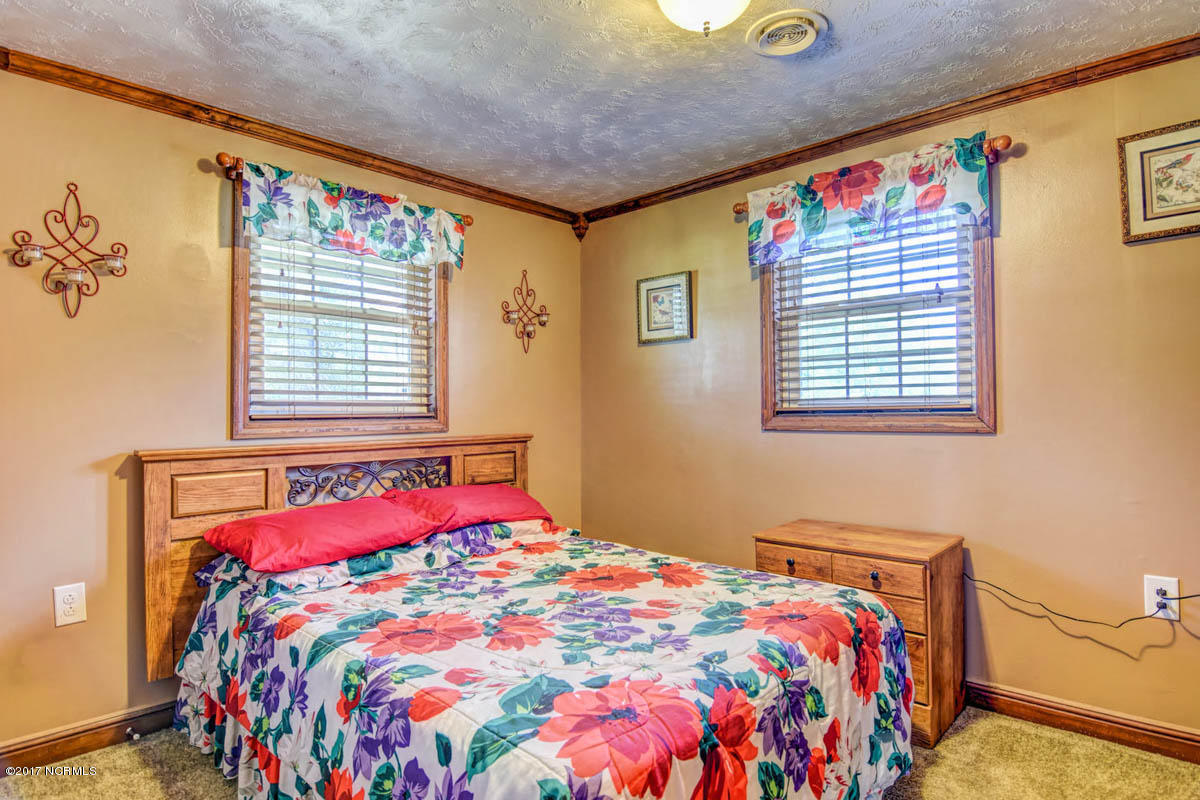 132 Bryan Road Richlands, NC 28574 - Photo 14 of 30 132 S Bryan-14
