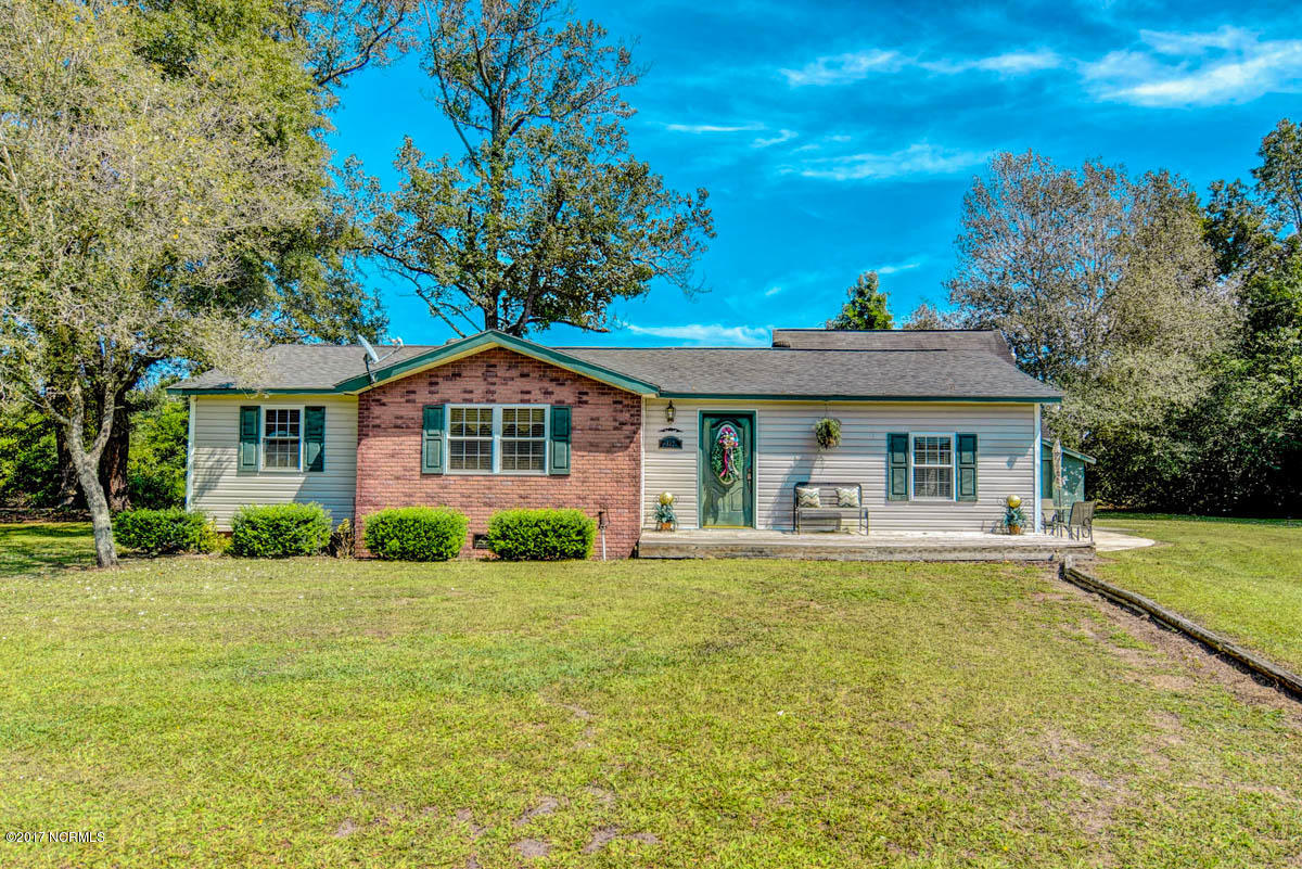 132 Bryan Road Richlands, NC 28574 - Photo 2 of 30 132 S Bryan-2