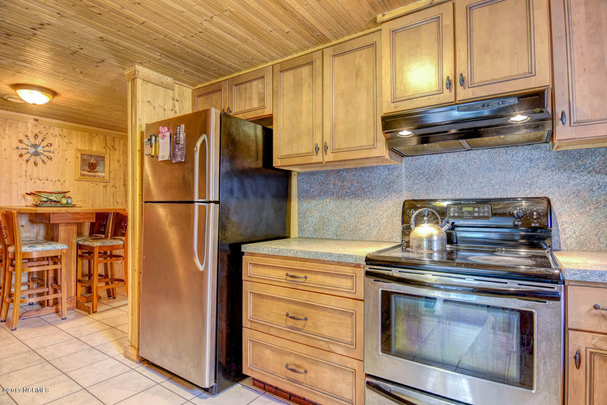 132 Bryan Road Richlands, NC 28574 - Photo 6 of 30 132 S Bryan-6