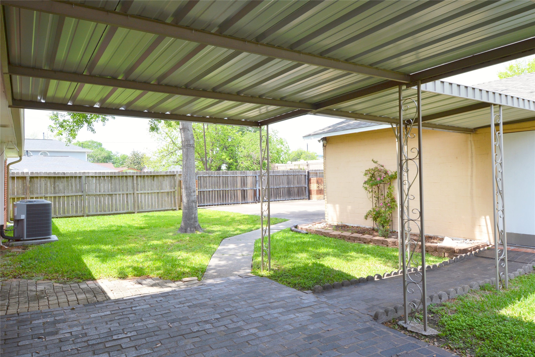 501 Jerry Street Houston, TX 77022 - Photo 5 of 19