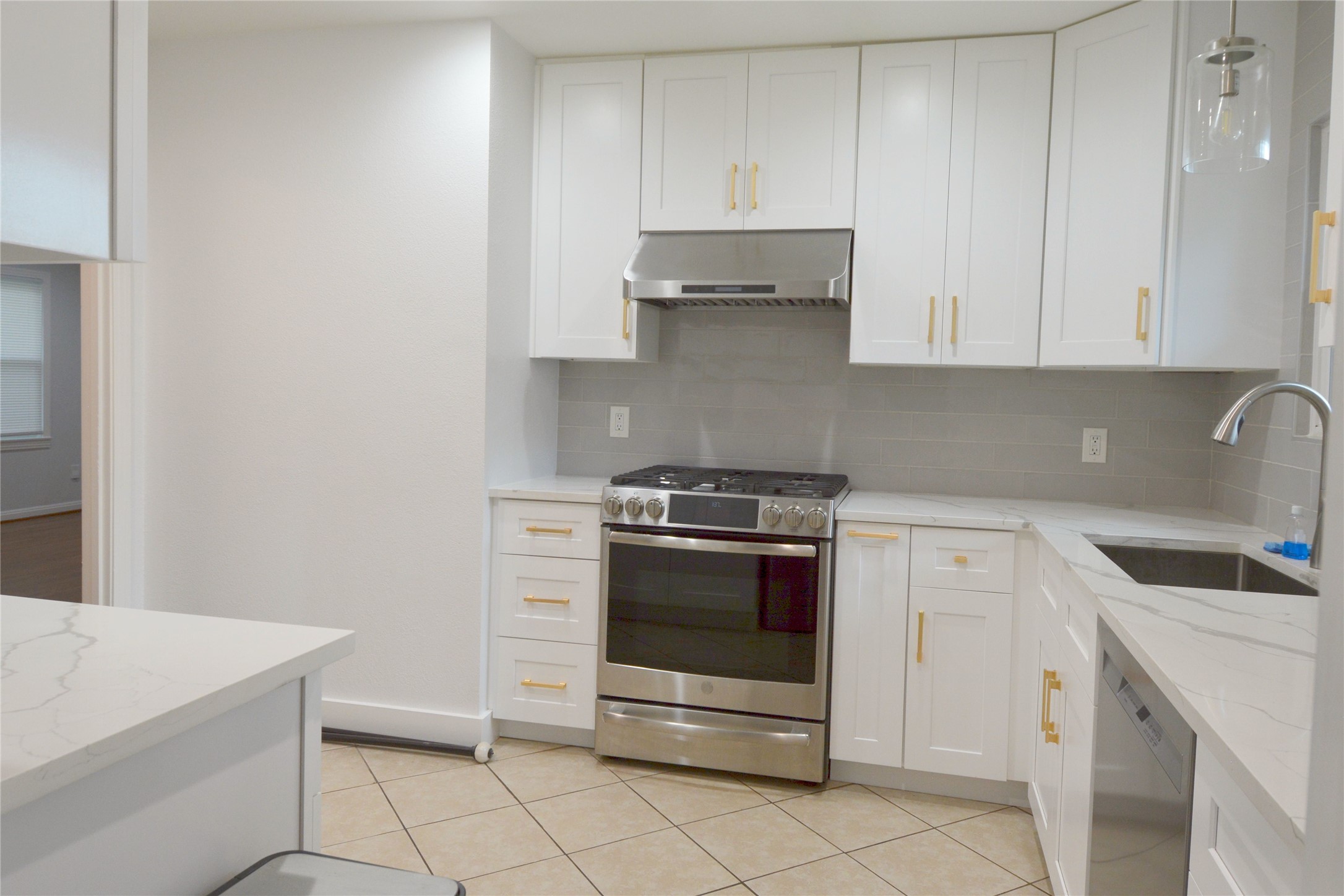 501 Jerry Street Houston, TX 77022 - Photo 6 of 19