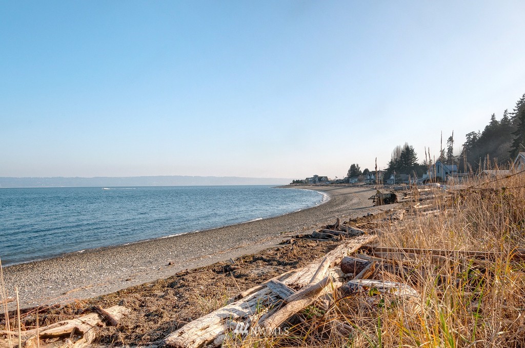 22554 Jefferson Point Road Northeast Kingston, WA 98346 - Photo 2 of 24 Gallery Image 2