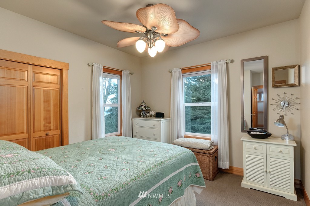 22554 Jefferson Point Road Northeast Kingston, WA 98346 - Photo 13 of 24 Gallery Image 13
