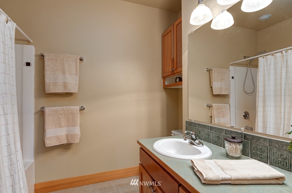 22554 Jefferson Point Road Northeast Kingston, WA 98346 - Photo 14 of 24 Gallery Image 14
