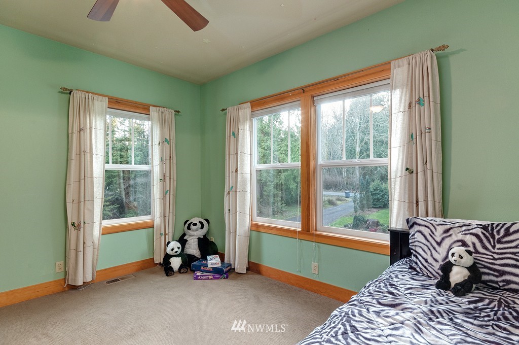 22554 Jefferson Point Road Northeast Kingston, WA 98346 - Photo 15 of 24 Gallery Image 15