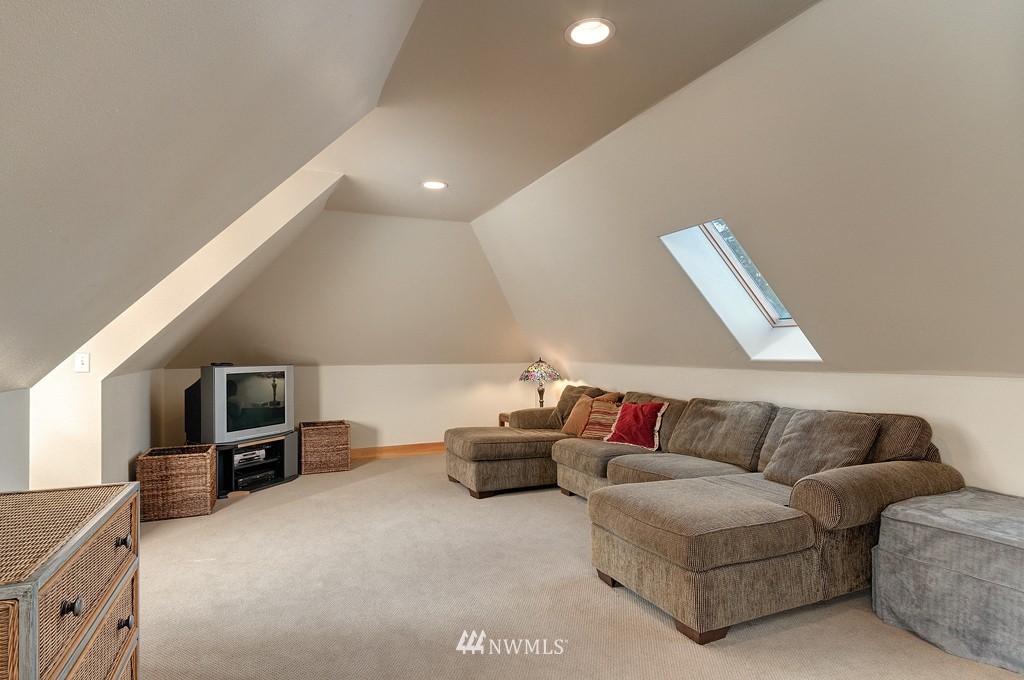 22554 Jefferson Point Road Northeast Kingston, WA 98346 - Photo 18 of 24 Gallery Image 18